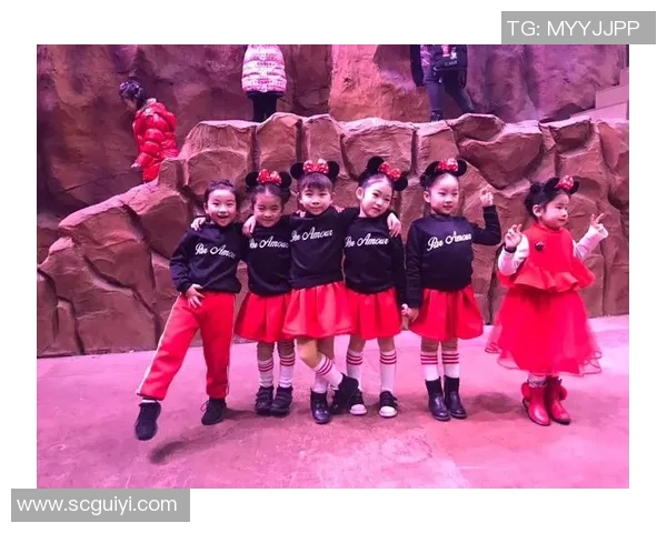 李明独家采访足球明星揭秘他们的训练生活与比赛心路历程